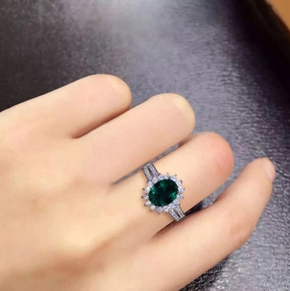 Stunning Green Cubic Zirconia Halo Ring - Picture 4 of 6